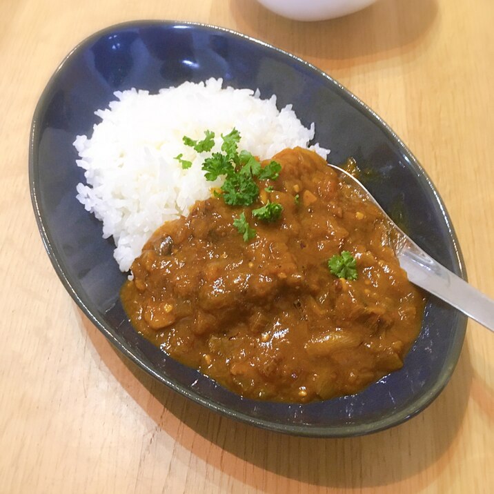 旨味たっぷり♡玉ねぎと牛すじカレー♪